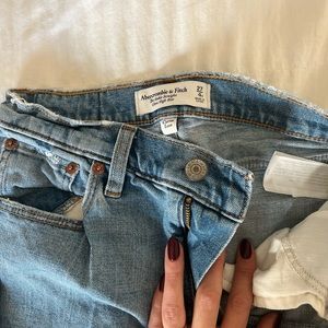 Abercrombie ankle straight curve love. Worn once